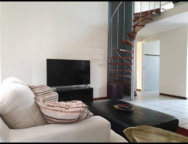 2 BEDROOM PROPERTY TO RENT IN SUNNINGHILL